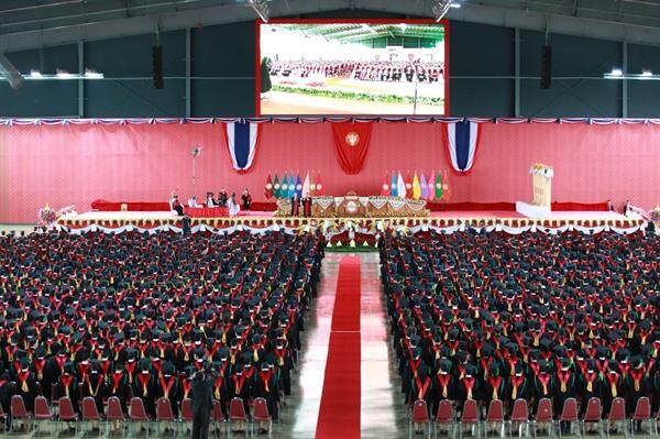 ทูลกระหม่อมหญิงอุบลรัตนราชกัญญา สิริวัฒนาพรรณวดี พระราชทานปริญญาบัตรแก่ผู้สำเร็จการศึกษาจากมหาวิทยาลัยกรุงเทพธนบุรี ประจำปีการศึกษา 2560
