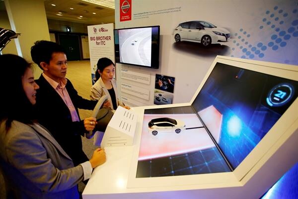 นิสสันแสดงความเป็นผู้นำด้านรถยนต์พลังงานไฟฟ้าในงาน “อีวี เดย์” ด้วยแนวคิดของ นิสสัน อินเทลลิเจนท์ โมบิลิตี้ พร้อมสนับสนุนอุตสาหกรรมยานยนต์ภายใต้นโยบายประเทศไทย 4.0
