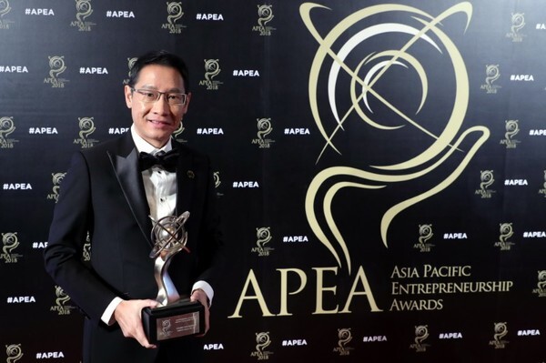 Gossip News: ชนินทร์ วานิชวงศ์ ซีอีโอแห่ง 'ฮาบิแทท กรุ๊ป’ คว้ารางวัลผู้ประกอบการเอเชีย แปซิฟิกดีเด่น Asia Pacific Entrepreneurship Award 2018	