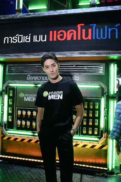 ต่อ ธนภพ พรีเซ็นเตอร์หนุ่มหน้าใส ตัวแทน การ์นิเย่ เมน ท้าดวลแคสเตอร์ตัวท็อป อัพพลังน็อกเกมสิว ในงาน Thailand Game Show 2018