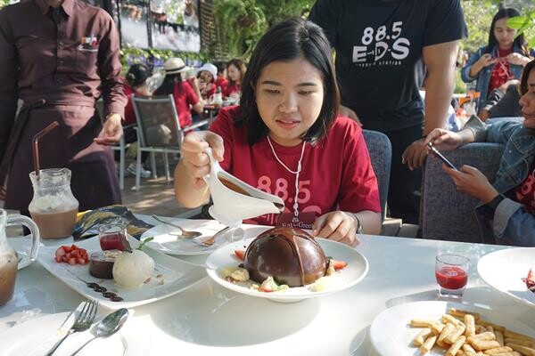 สนุกสุดฟิน กรี๊ดกันสุดเสียง "E-D-S Eat & Greet : Pattaya กิน...เที่ยว...กรี๊ดดดดดด"