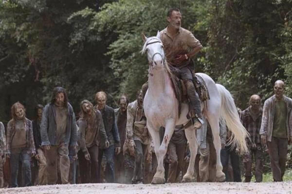 “เอก ธนโชติ” ตื่นเต้น!! ชวนสาวกวอล์กเกอร์ดูซีรีส์ “The Walking Dead Season 9”