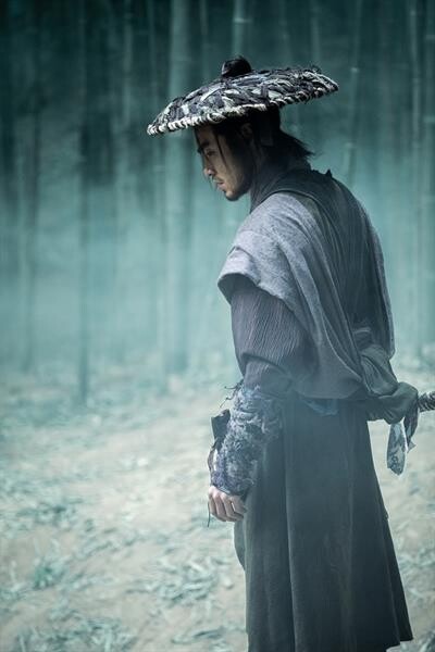 Movie Guide: ผนึกกำลังสะเทือนตรุษจีน 2019! เผยโฉมครั้งแรกของ หนุ่มหล่อนักล่าปีศาจ “หร่วน จิงเทียน” และเจ้าหญิงจิ้งจอก “จง ฉู่ซี” ประกบ “เฉินหลง”  อุบัติสงครามสยบโลกอสูรใน “The Knight of Shadows: Between Yin and Yang”
