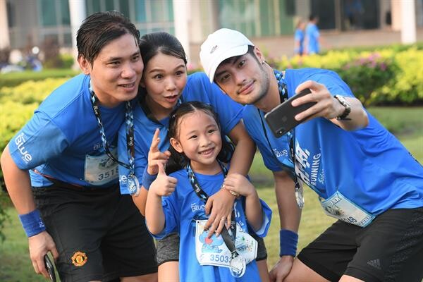 บอย - ปกรณ์ นำทีมครอบครัวฉัตรบริรักษ์ ชวนสมาชิก PTT Blue Card ร่วมวิ่งการกุศล ส่งมอบความสุขท้ายปี