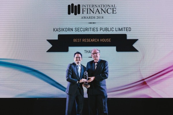 ภาพข่าว: หลักทรัพย์กสิกรไทย สุดปลื้ม คว้ารางวัล International Finance Awards 2018 สาขา Best Research House