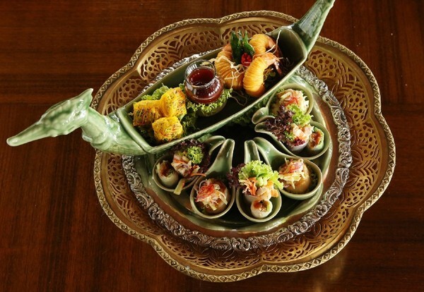 อาหารไทยภาคกลางเลิศรส ต้นตำหรับชาววัง  ณ ห้องอาหารธาราทอง โรงแรมรอยัล ออคิด เชอราตัน