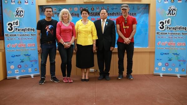สมาคมกีฬาทางอากาศฯ จัดการแข่งขันร่มร่อนบินเดินทางนานาชาติสานสัมพันธ์อาเซียน ครั้งที่ 3 เอเชี่ยน คัพ ซีรี่ย์ 1 ประจำปี 2562