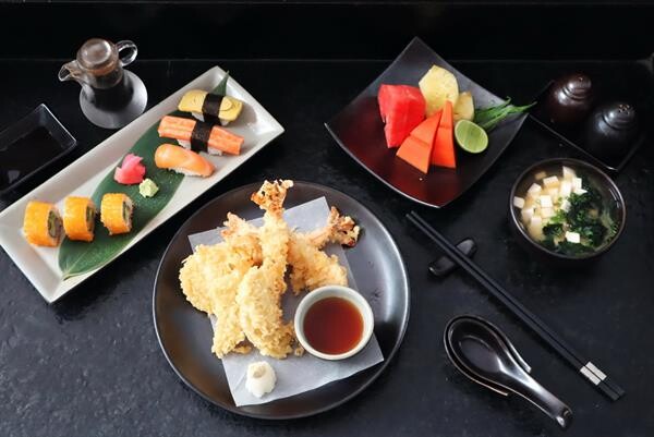 หลากรสชาติอาหารญี่ปุ่นจานโปรดจากห้องอาหารฮากิ ณ โรงแรมเซ็นทาราแกรนด์บีชรีสอร์ท และ วิลลา หัวหิน