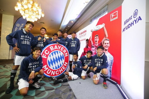 เปิดตัว 10 เยาวชนแข้งทอง โชว์ความพร้อมเป็นตัวแทนทีมประเทศไทย เตรียมลัดฟ้าสู่ อลิอันซ์ อารีน่า เพื่อร่วมแข่ง FC Bayern Youth Cup World Final 2019