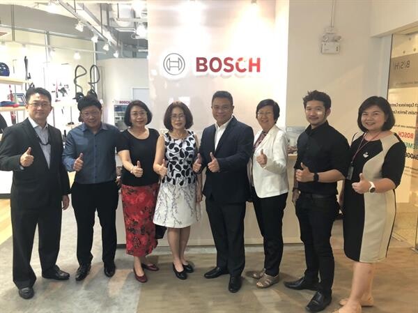 ภาพข่าว: บีเอสเอช ให้การต้อนรับในโอกาสผู้บริหารโฮมโปรฯ  เข้าเยี่ยม “Bosch Experience Centre” โฉมใหม่