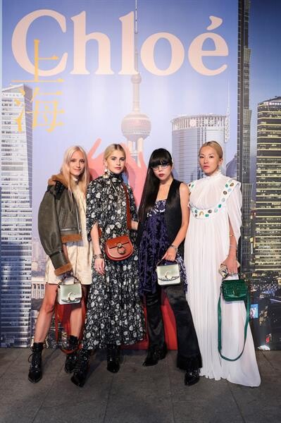 ลุคแฟชั่นฟร้อนต์โรว์ “มายด์ - ลภัสลัล” สวยเก๋แบบโบฮีเมียน ร่วมงาน Chloe SPRING 2020 SHANGHAI SHOW