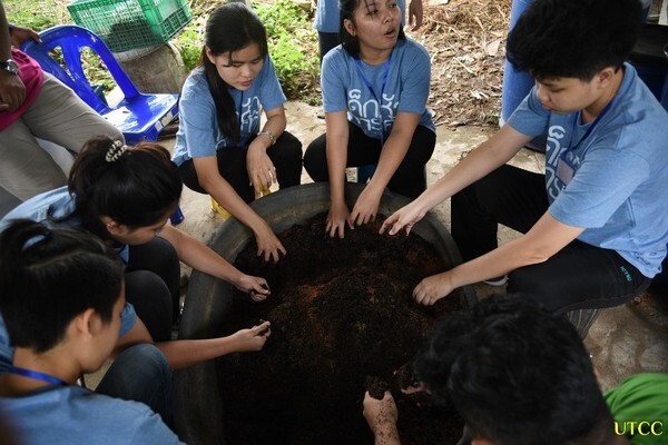 ภาพข่าว: ม.หอการค้าไทย ส่งเด็กลงมือทำจริงในโครงการเกษตรกรเด็กหัวการค้า