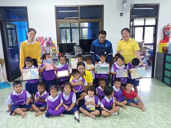 ภาพข่าว: ดั๊บเบิ้ล เอ เพื่อน้อง ส่งเสริมการศึกษาเยาวชนไทย 50 โรงเรียนทั่วประเทศ