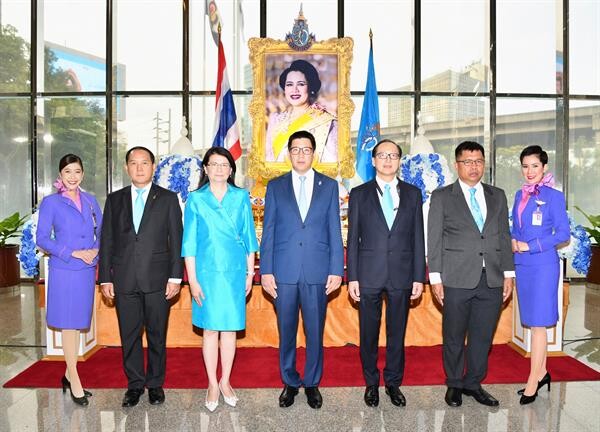 ภาพข่าว : การบินไทยจัดกิจกรรมเฉลิมพระเกียรติ เนื่องในโอกาสวันเฉลิมพระชนมพรรษาสมเด็จพระนางเจ้าสิริกิติ์ พระบรมราชินีนาถ พระบรมราชชนนีพันปีหลวง