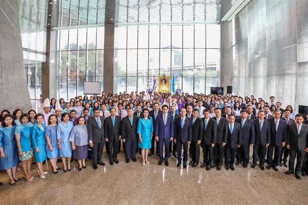 ภาพข่าว : การบินไทยจัดกิจกรรมเฉลิมพระเกียรติ เนื่องในโอกาสวันเฉลิมพระชนมพรรษาสมเด็จพระนางเจ้าสิริกิติ์ พระบรมราชินีนาถ พระบรมราชชนนีพันปีหลวง