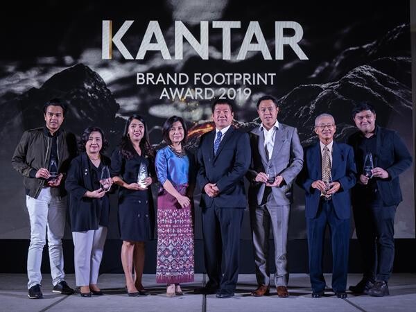 ภาพข่าว: “น้ำดื่มสิงห์” คว้ารางวัล Top Outstanding Local Brands ในงาน “Kantar Brand Footprint Award 2019” ค่ะ