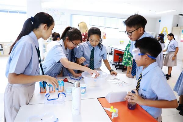 DENLA BRITISH SCHOOL (DBS) ได้รับการจัดอันดับเป็นหนึ่งใน “THE BEST INTERNATIONAL SCHOOLS IN BANGKOK AND THAILAND 2019” พร้อมสานต่อผู้นำโรงเรียนนานาชาติระดับพรีเมียมในประเทศไทย เน้นปูพื้นฐานนักเรียนเข้มข้น เตรียมความพร้อมสู่มหาวิทยาลัยชั้นนำระดับโลก