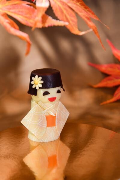 ร้านขนม ลา พาทิสเซอร์รีแนะนำเค้กตุ๊กตาญี่ปุ่น “โคเคชิ” ต้อนรับฤดูใบไม้เปลี่ยนสีที่ประเทศญี่ปุ่น