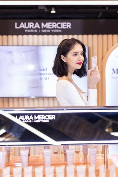 เผยผิวสวยธรรมชาติ แบบ Makeup – No Makeup “LAURA MERCIER TINTED MOISTURIZER” พร้อมเผยเคล็ดไม่ลับของ ซาร่า เล็กจ์ Laura Mercier Muse ประเทศไทย!