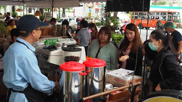 ภาพข่าว: SME D Bank จับมือพันธมิตรปลุกกระแสชอปปิ้ง สร้างรายได้ผู้ประกอบการไทย