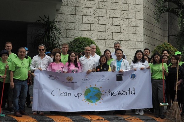 โรงแรมรอยัล ออคิด เชอราตัน จัดกิจกรรม “ทำความสะอาดเพื่อชุมชน” (Big Clean-Up for Community)