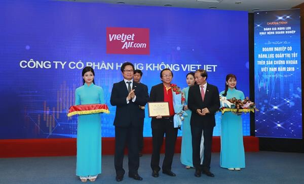 เวียตเจ็ทได้รับรางวัลบริษัทที่มีการบริหารการเงิน และบรรษัทภิบาลยอดเยี่ยมแห่งตลาดหลักทรัพย์เวียดนาม