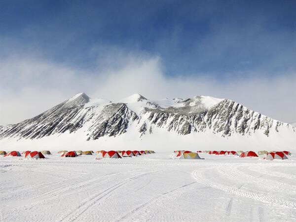 Airbnb เปิดรับ 5 อาสาสมัครรักษ์สิ่งแวดล้อม ร่วมภารกิจงานวิจัยวิทยาศาตร์ในแอนตาร์กติกา