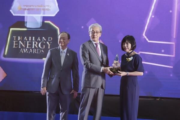 ภาพข่าว: กรีนเวฟ ตอกย้ำคลื่นวิทยุหนึ่งเดียวเพื่อสิ่งแวดล้อม คว้ารางวัล Thailand Energy Awards