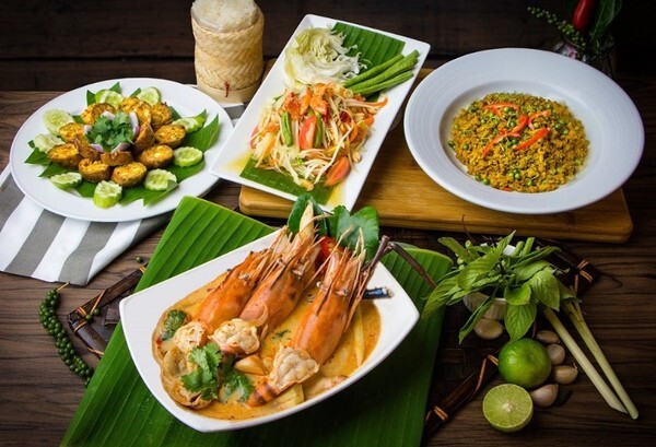 อร่อยกับอาหารไทยโบราณ สืบสานประเพณีไทย กับดินเนอร์วันลอยกระทง 92 คาเฟ่