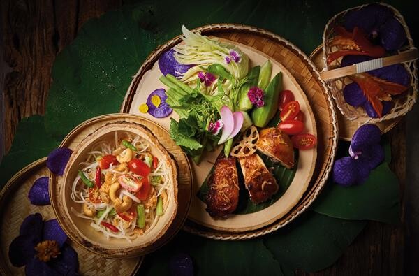 อิ่มอร่อยกับบุฟเฟ่ต์อาหารไทย เทศกาลลอยกระทง ณ ห้องอาหารไทย สไปซ์ มาร์เก็ต โรงแรมอนันตรา สยาม กรุงเทพ วันจันทร์ที่ 11 พฤศจิกายน 2562
