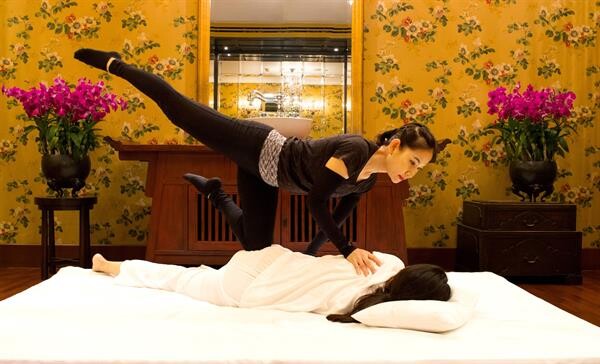 การนวดไทย สายนักรบโบราณ (Siamese Warrior Massage) ณ อนันตรา สปา โรงแรมอนันตรา สยาม กรุงเทพ