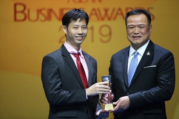 ภาพข่าว: โรงพยาบาลเทพธารินทร์ ก้าวสู่ความสำเร็จอีกขั้น กับรางวัล ASEAN Business Award 2019