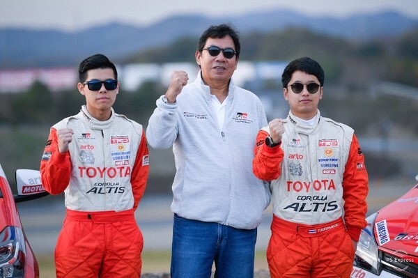 นักแข่งไทย สู้สุดใจ “กฤษฎิ์-พุทธมนต์” จบการแข่งขันNetz Cup Vitz Race ที่ประเทศญี่ปุ่น พร้อมนำประสบการณ์พัฒนาฝีมือ