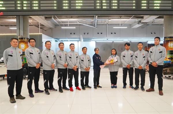 ภาพข่าว: น้องมิลค์ แชมป์โลกโดรนเรสซิ่ง สองปีซ้อน และทัพนักกีฬาโดรนเรสซิ่งทีมชาติไทย เดินทางถึงไทยแล้ว โดยเดินทางมาถึงช่วงเวลา 01.30น. ของวันที่ 16 ธันวาคม