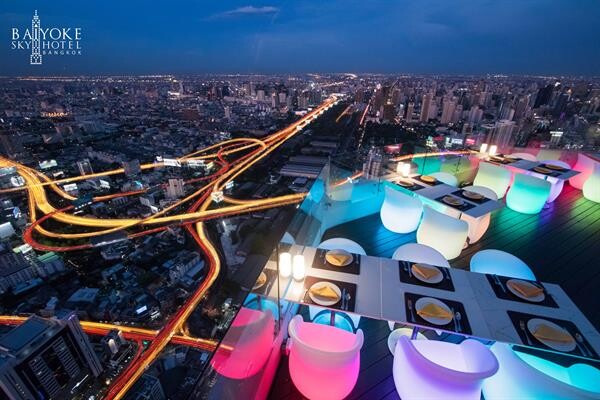 ต้องลองสักครั้งกับ Countdown Party 2020 บนห้องอาหาร Outdoor ที่สูงที่สุดในประเทศไทย Bangkok Balcony (Sky Box) ที่โรงแรมใบหยกสกาย