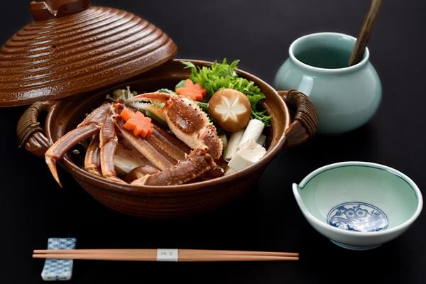 ห้องอาหาร ยามาซาโตะ เชิญทุกท่านมาลิ้มลอง “คะนิ นาเบะ” หม้อไฟปูหิมะญี่ปุ่นรสชาติต้นตำรับ