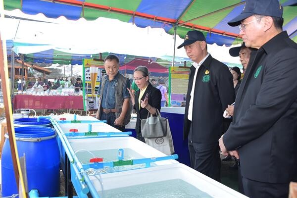 รัฐมนตรีเกษตรฯ เฉลิมชัย เปิดงาน “เกษตรอีสานใต้” ประจำปี 2563 นำเสนอแนวทางในการพัฒนาเทคโนโลยีเพื่อพัฒนาอาชีพการเกษตรของประเทศไทย