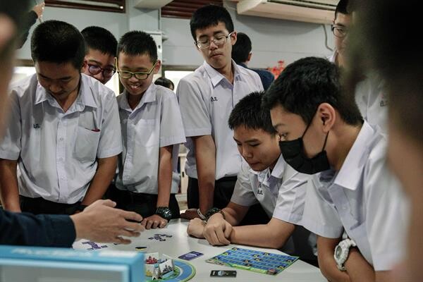 Sea (ประเทศไทย) จัดกิจกรรม 'ของขวัญจากพ่อเวิร์คช้อป’ กระตุ้นการสร้าง Active Learning ผ่าน Gamification พร้อมชวนมอง 'การส่งต่อความรู้และพัฒนาทักษะด้วยบอร์ดเกม’ ผ่านสายตาครูและเยาวชนไทย