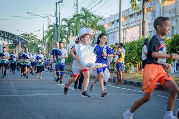 “บอย-เกรท-ชิปปี้” คึกคักวอร์มเท้าลงสนามพาวิ่งลงใต้ถิ่นกำเนิดยางพารา จ.ตรัง กับงาน “50th CH3 Charity Infinity Run วิ่งส่งต่อความรักไม่สิ้นสุดกระจายความสุขทั่วไทย”