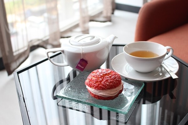 Choux cream & Tea pairing เซทชาคู่ชูครีม โรงแรมเมอร์เคียว กรุงเทพ มักกะสัน