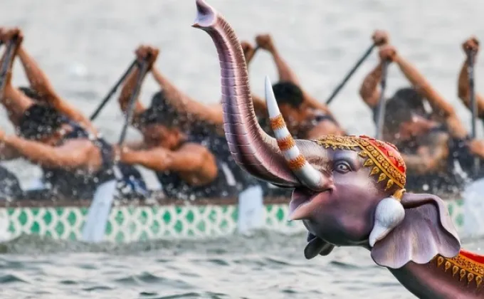 งานการแข่งขันเรือยาวช้างไทย และเทศกาลริมน้ำ