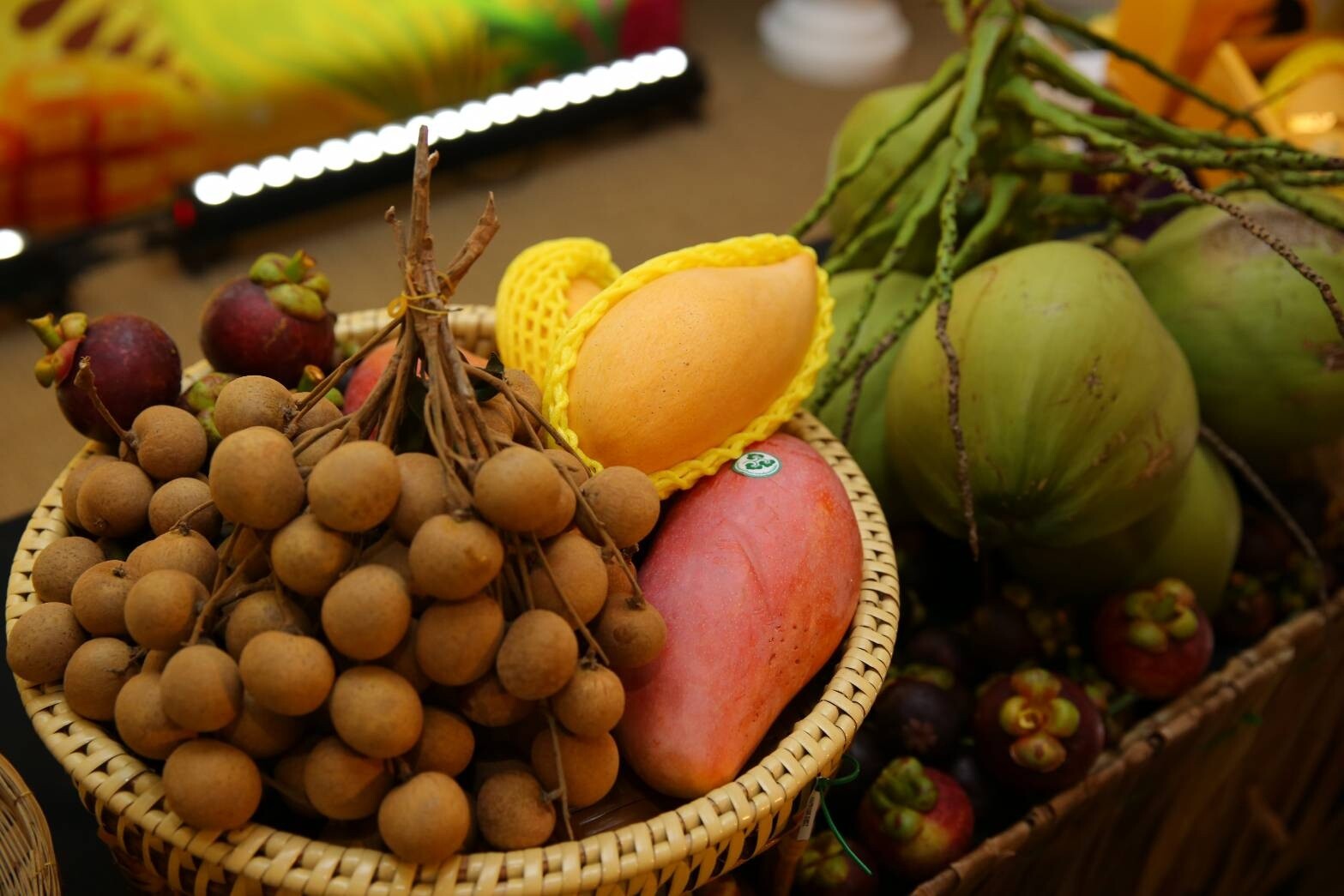 ปรอทแตก!!! "จุรินทร์”ไลฟ์สด”ขายผลไม้ไทยผ่าน”อาลีบาบา” คนจีนแห่ชมนับล้าน