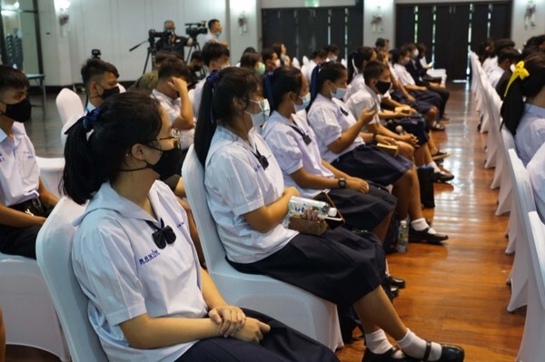 เปิดตัวคู่มือรู้เท่าทันสื่อ ดึง “ครู” ขับเคลื่อนสังคมไทย บรรจุเป็นหลักสูตรการศึกษาเพิ่มทักษะพลเมืองยุคดิจิทัล