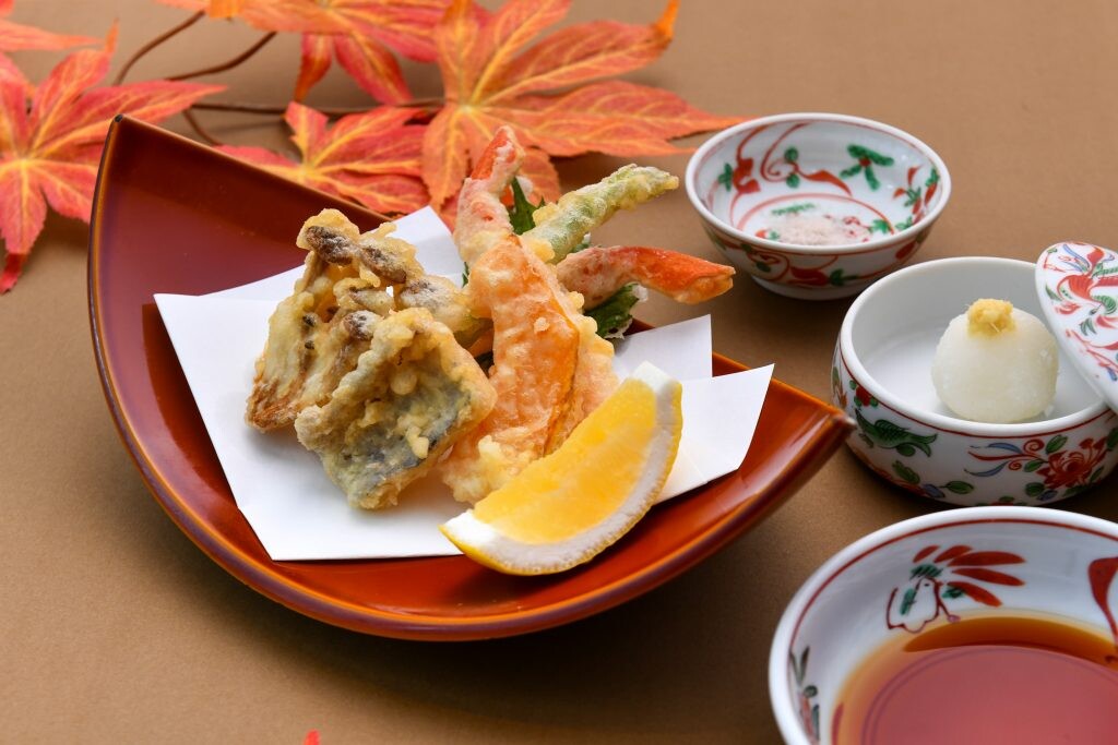 ห้องอาหาร ยามาซาโตะแนะนำอาหารชุดพิเศษช่วงฤดูใบไม้ร่วงในประเทศญี่ปุ่น