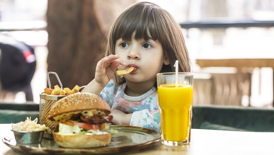 “โรคอ้วนในเด็ก” ความน่ารักที่แฝงด้วยอันตราย