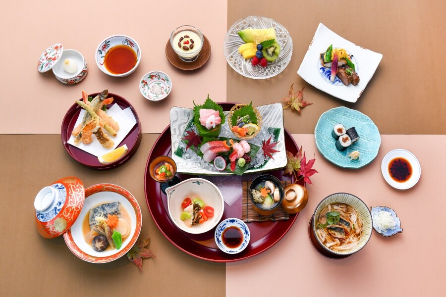 ห้องอาหารยามาซาโตะเชิญทุกท่านมาลิ้มลองอาหารญี่ปุ่นต้นตำรับส่งท้ายฤดูใบไม้ร่วงที่ประเทศญี่ปุ่น