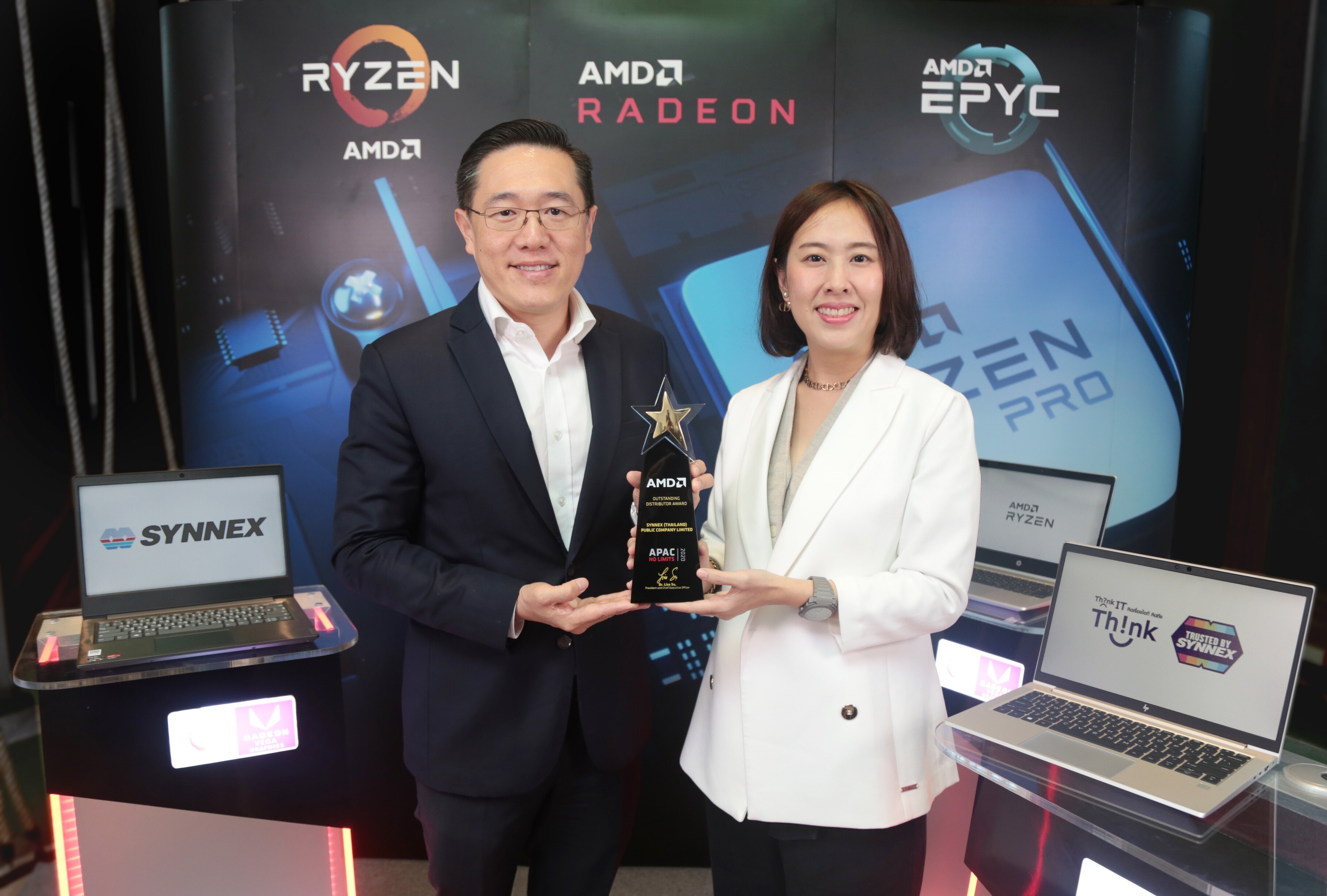 ซินเน็คฯ รับรางวัล "Outstanding Distributor Award" จาก AMD