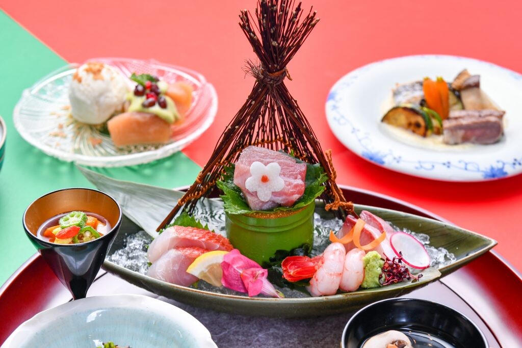 เฉลิมฉลองช่วงเทศกาลแห่งความสุขกับอาหารชุดพิเศษ ณ ห้องอาหารยามาซาโตะ