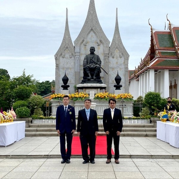 ไทยเฮิร์บ วางพานพุ่มดอกไม้ถวายราชสักการะ เนื่องใน "วันภูมิปัญญาการแพทย์แผนไทยแห่งชาติ"