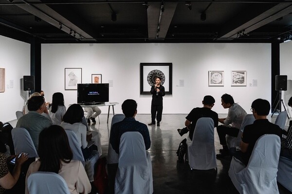 "SAC Gallery" ปรับโฉมใหม่ฉลองครบรอบ 8 ปี พร้อมรวม 25 ศิลปินไทยร่วมสมัยประเดิมนิทรรศการ "the end is now, now is here"
